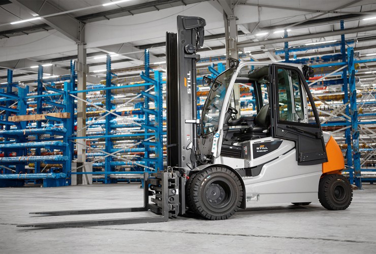 Mit der Spezialanfertigung des Elektrostaplers RX 60-50/600 zeigt STILL, wie Kundenfokus und Inklusion in der Arbeitswelt funktionieren kann – verantwortungsvoll, nachhaltig, effizient und wirtschaftlich.