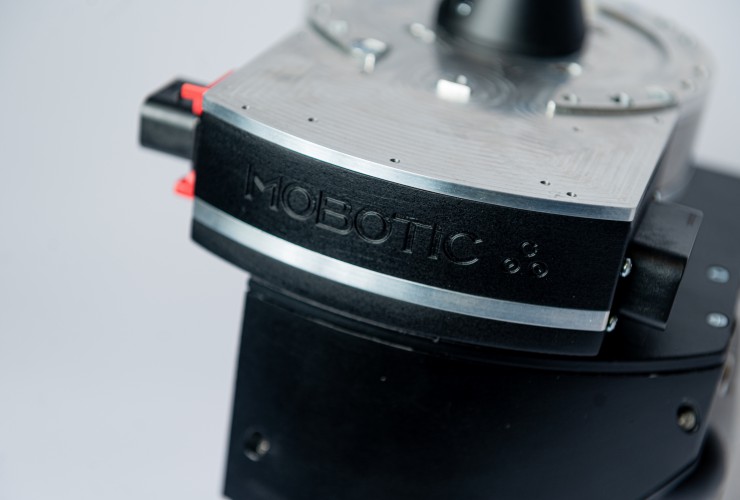 MoboDrive ST ist eine kompakte, hochintegrierte Lenk-Antriebseinheit, die für hochmanövrierfähige AMRs und AGVs entwickelt wurde.