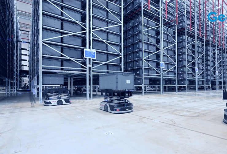 Geekplus Europe Roboshuttle + P40 Tote to Person Solution with Dr  Max Italy