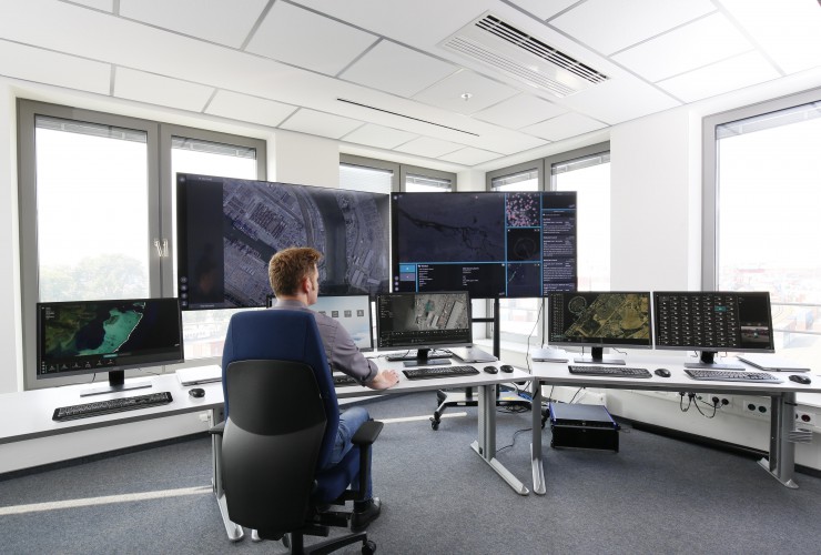 HHLA Sky Integrated Control Center