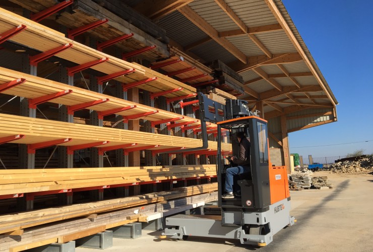 Especially for applications in the wood processing industry, the MaxX will increasingly replace diesel-powered vehicles.