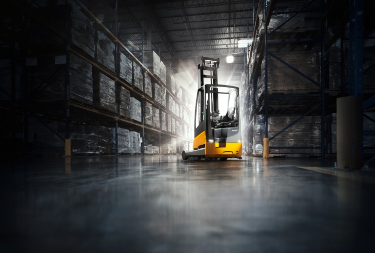 The world’s first reach truck with a fully integrated lithium-ion battery.
