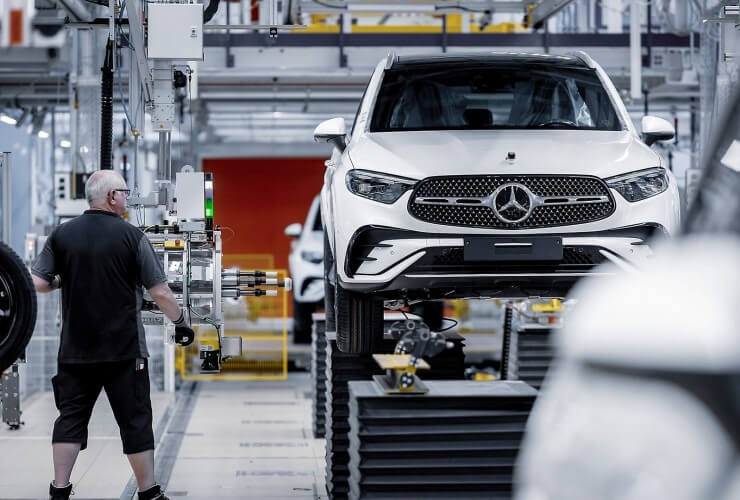 A production line in Hall 46 at Mercedes Benz Sindelfingen.