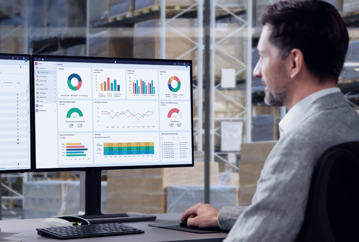 plx.wmx® ist ein Cloud-natives, hochflexibles WMS zur Verwaltung und Steuerung aller Waren- und Informationsflüsse in modernen Logistikzentren.