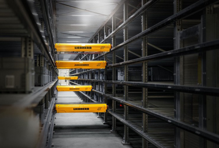 In addition to the automated pallet high-bay warehouse, the WMS also manages the small-parts shuttle warehouse with two aisles, triple-deep storage, and 40,000 container storage locations.